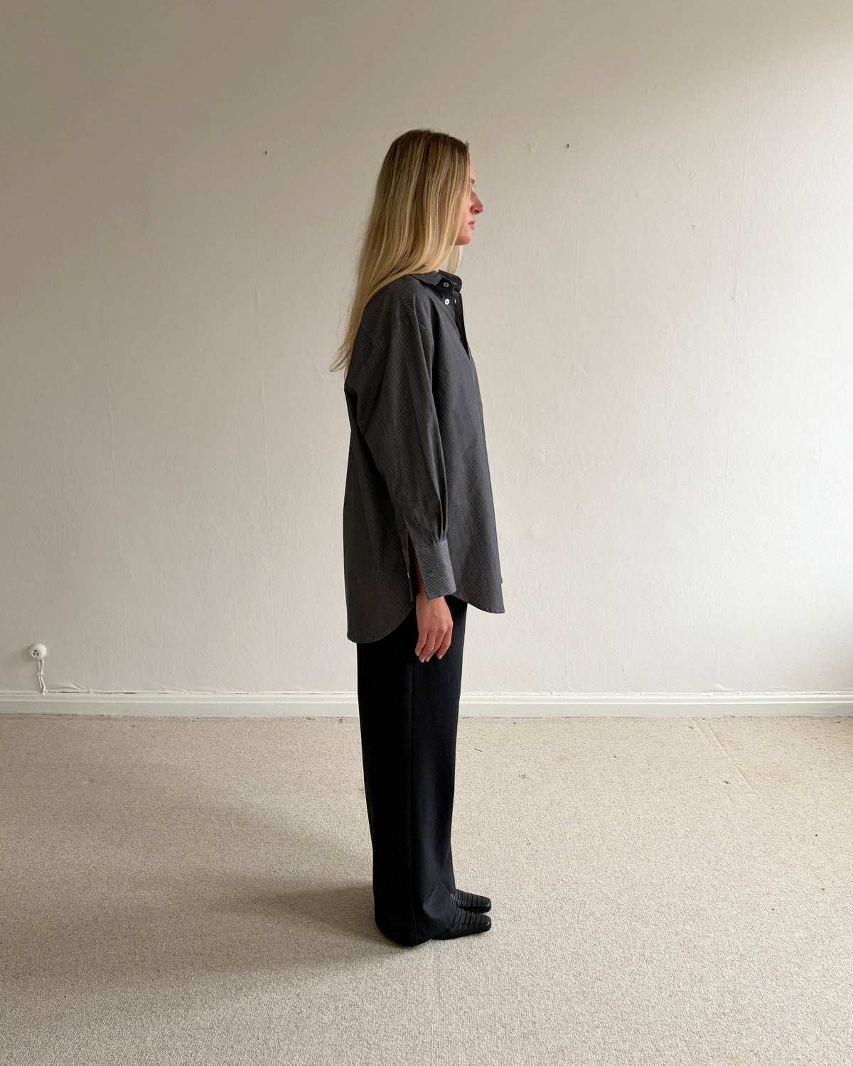 Margit shirt - Charcoal Fine Stripe